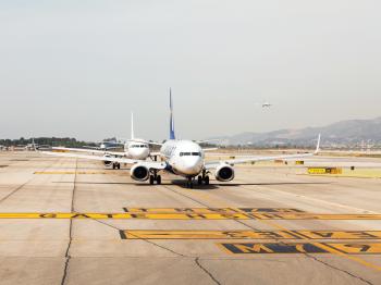 Airport Controllers Trade the Tower for a Screen-Filled Room | WIRED