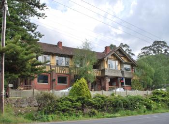 File:Warburton Alpine Retreat Hotel 001.JPG - Wikimedia Commons