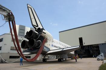 File:STS-135 Space Shuttle Atlantis reaches OPF-2.jpg - Wikimedia ...