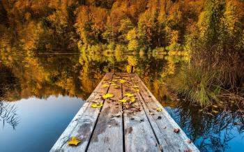 Small pier at the autumn lake / 2560 x 1600 / Nature / Photography ...
