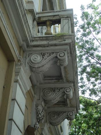 Balcony architecture