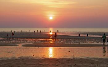 Mindil Beach Sunset Market, Darwin - Monkeys and Mountains