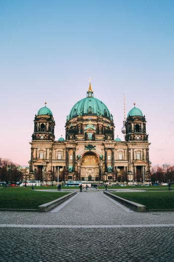 17 Things You Need To Do On A Visit To Berlin, Germany - Hand ...