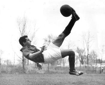 Bicycle kick - Wikipedia