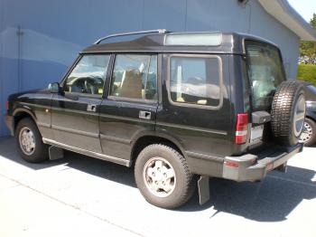 File:Black Land Rover Discovery left side.JPG - Wikimedia Commons