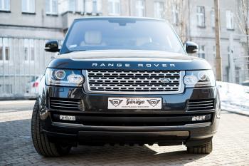 Black Sporty Range Rover