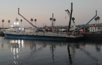 SpaceX recovery boat spotted with huge claw-like "fairing grabber"