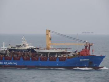 7 Differences Between a Ship and a Boat