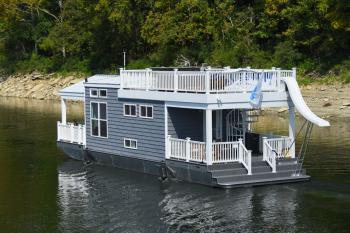 Tiny Boat | Harbor Cottage Houseboats