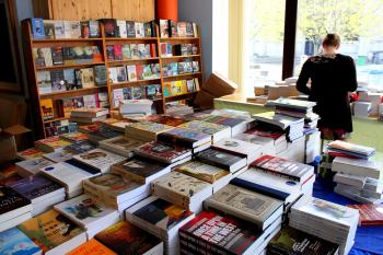 Charlie Byrne's Cúirt Bookshop : Charlie Byrne's Bookshop, Ireland's ...