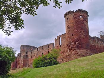 File:Bothwell Castle 01.jpg - Wikimedia Commons
