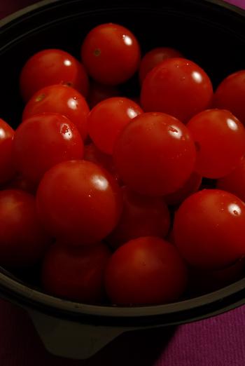 Bowl of fresh tomatoes