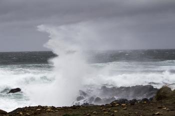 Breaking waves, winter storm, Oregon Coast
