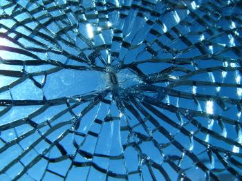 File:Broken glass.jpg - Wikimedia Commons