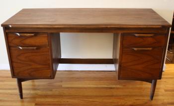 Wooden Desk - SurriPui.net