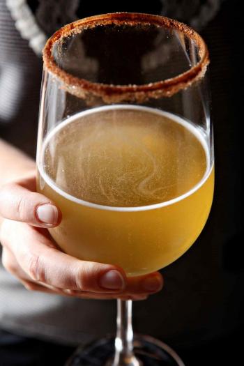 AD | Kombucha Cocktail | Pumpkin Cocktail | Fall Cocktail | Kombucha ...