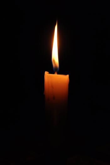 File:Candle.jpg - Wikimedia Commons