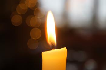 File:Candle flame closeup.jpg - Wikimedia Commons