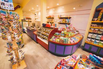 Fuzziwig's Candy Factory - Pheasant Lane Mall - Nashua, NH - MRG ...