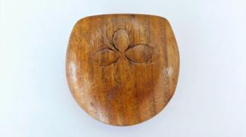 Antique Golden Oak Hand Carved Clam Shell & Shamrock Miniature ...