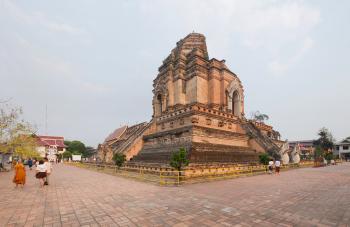 File:Chedi Luang - Chiang Mai.jpg - Wikimedia Commons