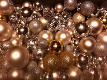 File:HK Central IFC Mall Christmas ornaments decor balls Dec-2012 ...