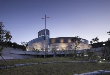 The Joyful Church / The Beck Group | ArchDaily