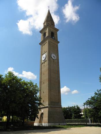 File:Sant'Andrea Apostolo, church tower (Favaro Veneto, Venice).jpg ...