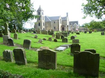 File:Bothkennar Parish Church and Churchyard.JPG - Wikimedia Commons