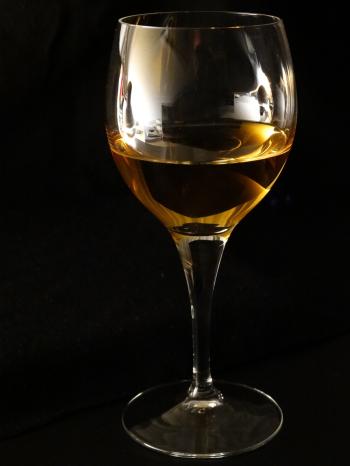 Clear Long Steam Wine Glass