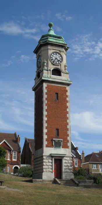 File:Clock Tower at Queen's Park, Brighton (IoE Code 481101).jpg ...