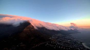 Timelapse of clouds streaming over the The Twelve Apostles, Table ...