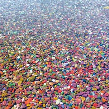 The Colored Pebbles of Lake McDonald | Amusing Planet