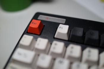 Esc Key Emergency | onfocus
