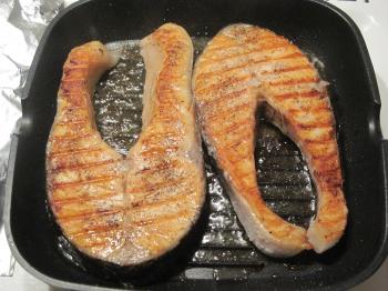 Cooking salmon fish