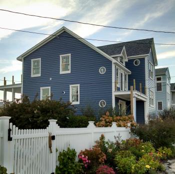 Restore the Shore @wolfbuilding trim, #crane regatta blue 7" siding ...