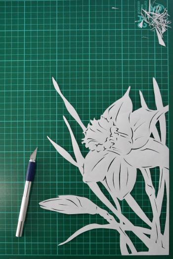Daffodil paper cutting