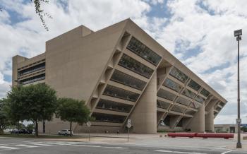 Dallas City Hall Parking - Find Parking near Dallas City Hall