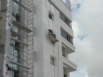 File:Dangerous Work - Bizerte, Tunisia - Feb. 2012.jpg - Wikimedia ...