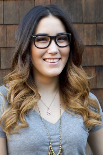 Blonde Hair with Dark Roots: Stylish Ways to Wear this Hair Trend