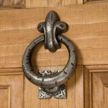 Elegant Ring Cast Iron Door Knocker - Hardware
