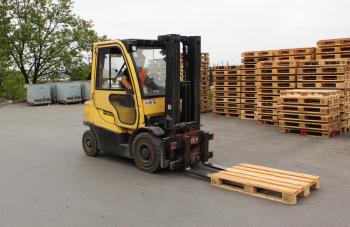 How to Drive a Forklift: 9 Steps (with Pictures) - wikiHow