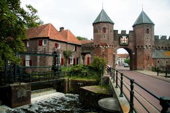 Pictures Cities Netherlands Koppelpoort medieval gate in 2560x1707