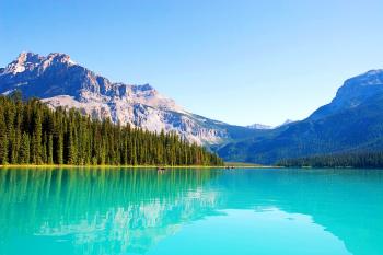Emerald Lake - Lake in Yoho National Park - Thousand Wonders