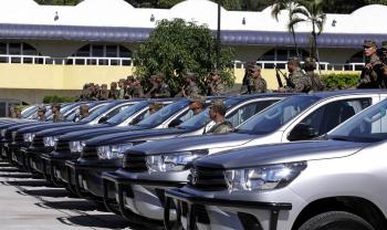 Entrega de vehículos a Fuerza Armada 12
