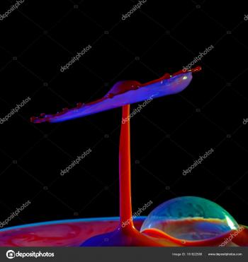 Shape of falling drops — Stock Photo © Val31ru #161822586
