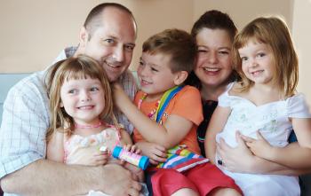 File:Happy family (1).jpg - Wikimedia Commons