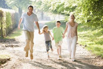 4 Ways To Get In Shape As A Family – Mom Life Weekly
