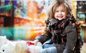 Fashionable Child Girl Nice Look Wallpaper