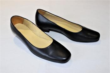 Reduced to Clear: Plain Black Leather, Female Court Shoes - The ...